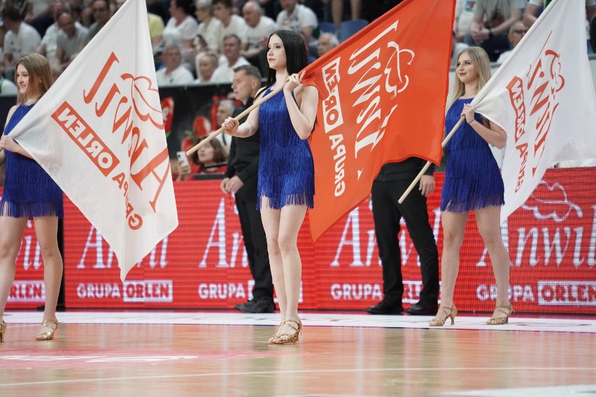 Kibice i cheerleaderki w meczu Anwil Włocławek - Legia Warszawa 71:77 - półfinał EBL 2021/22 [zdjęcia]