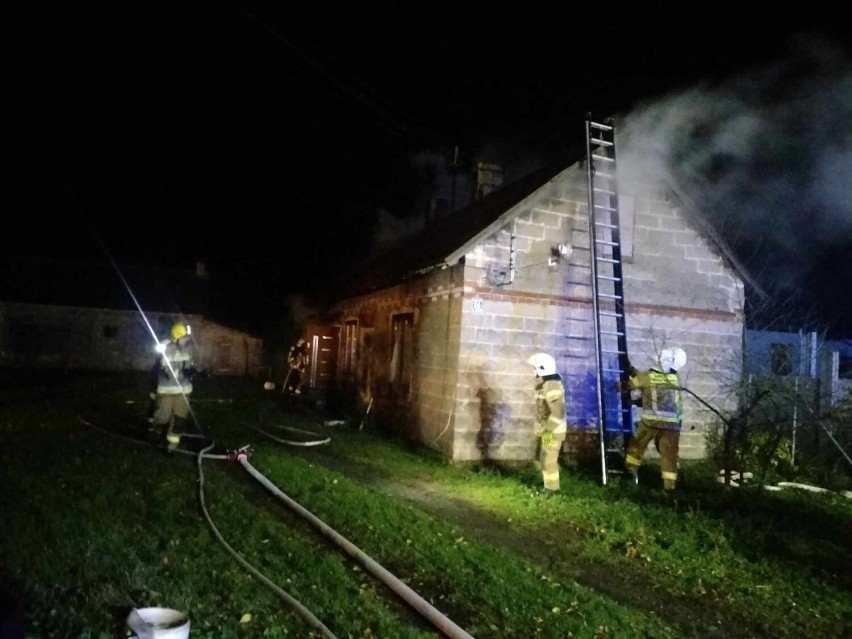 Ogień pojawił się w jednym z budynków w Spędoszynie-Kolonii