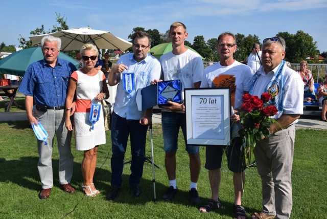 Kadry z jubileuszu 70-lecia działalności Klubu Sportowego Błękitni Ołobok, który odbył sie w sobotę, 21 lipca, na stadionie w Ołoboku