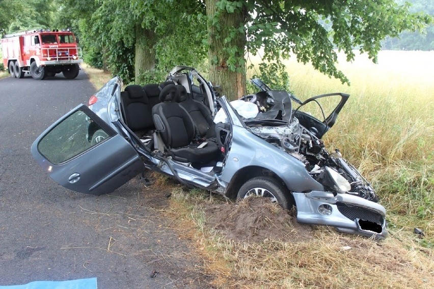 Wypadek w Studzieńcu w gminie Rogoźno. Jedna osoba trafiła do szpitala