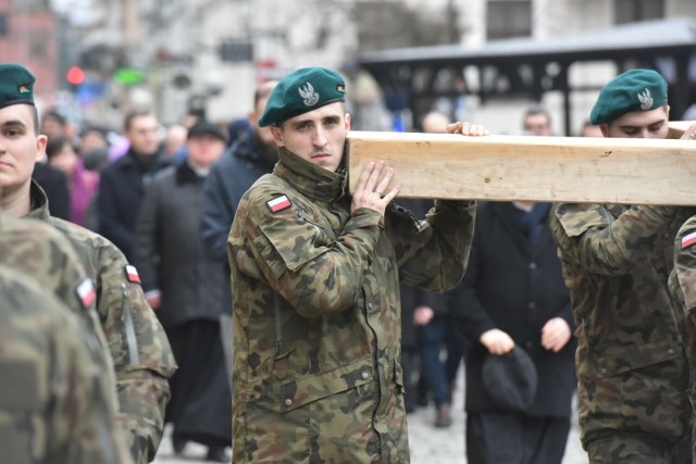 Tak wyglądała droga krzyżowa w Toruniu.