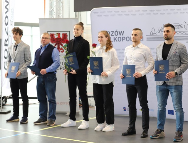 W Gorzowie odbyła się uroczystość wręczenia stypendiów sportowych i nagród prezydenta miasta dla najlepszych zawodników oraz trenerów.