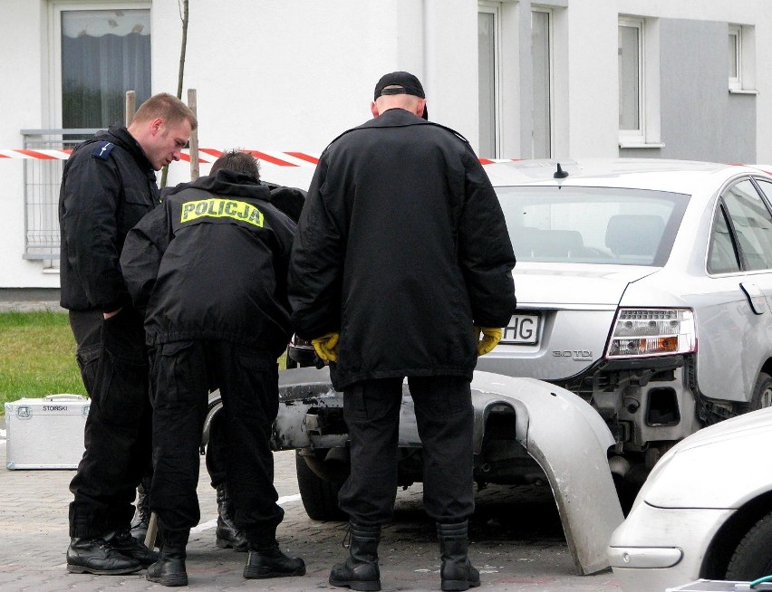KOMORNIKI - Pod autem eksplodowała bomba. Policja nie wyklucza porachunków. FILM