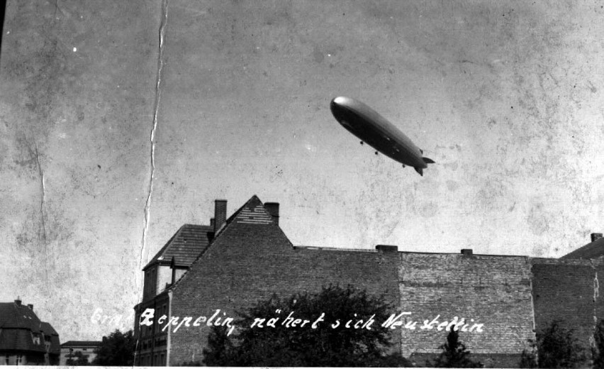 Sterowiec Graf Zeppelin w rejonie obecnych ulic Plater i...