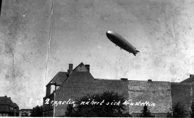 Sterowiec Graf Zeppelin w rejonie obecnych ulic Plater i Powstańców Wielkopolskich w Szczecinku