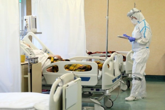 Najwięcej zakażonych COVID-19 w naszym województwie wymagających hospitalizacji, przebywa obecnie w szpitalu w Dąbrowie Tarnowskiej