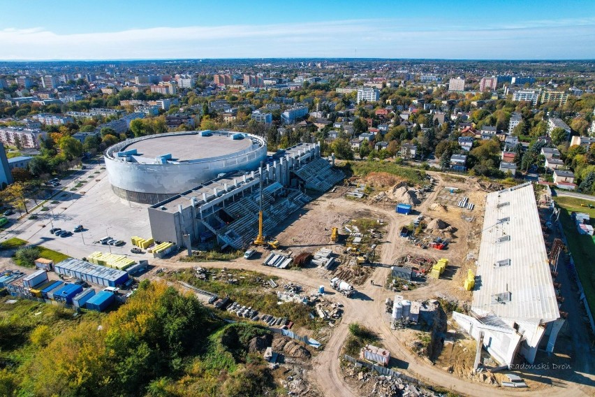 Praca wre na stadionie dla Radomiaka. NOWE ZDJĘCIA z drona 