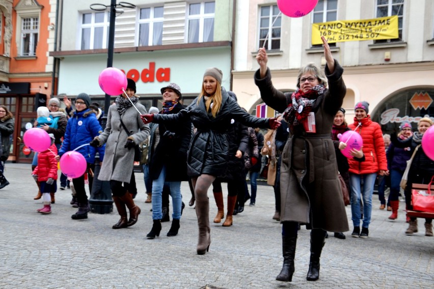 Polska akcja nosi nazwę „Nazywam się Miliard”. Ma ona na...