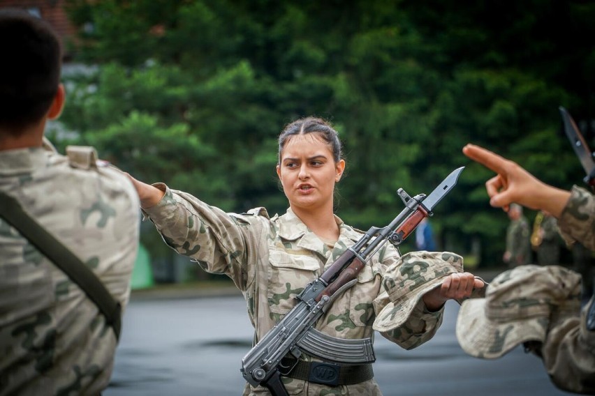 Byli militarni z II LO Stargard na wojskowej przysiędze absolwentów Certyfikowanych Wojskowych Klas Mundurowych. Brawo Gracjan i Błażej!!!