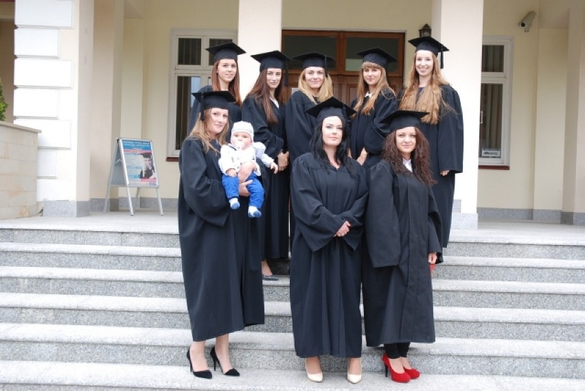 Piękne absolwentki kosmetologii PWSTE w Jarosławiu