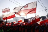 Marsz Niepodległości 2021. Tłumy przeszły przez Warszawę. Miasto w morzu biało-czerwonych flag [FOTORELACJA]