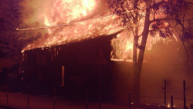 Pożar w Wiskitkach pod Żyrardowem [ZDJĘCIA]