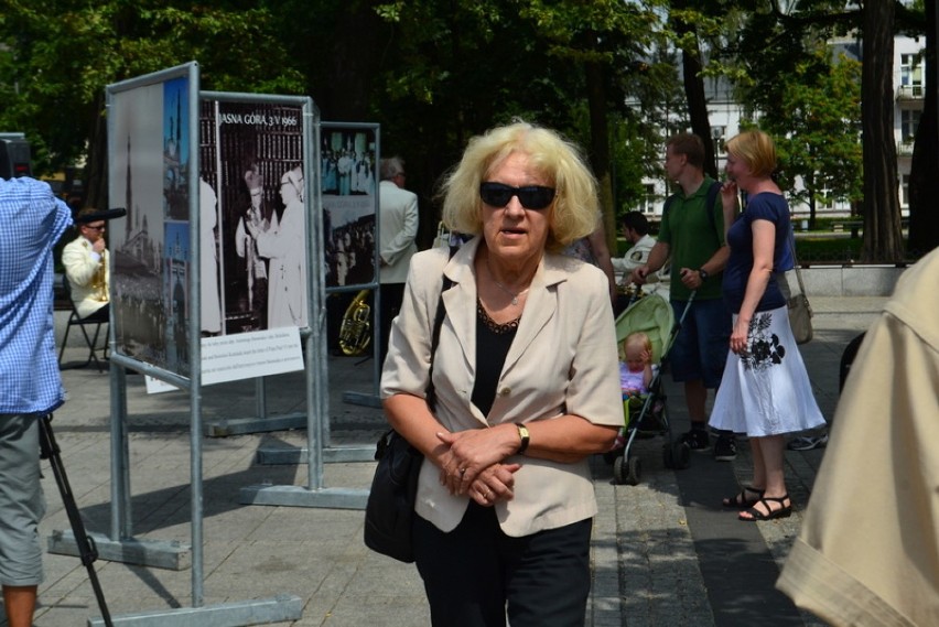 Wystawa Zdzisława Słowińskiego oficjalnie otwarta. Zdjęcia można oglądać na Placu Biegańskiego FOTO