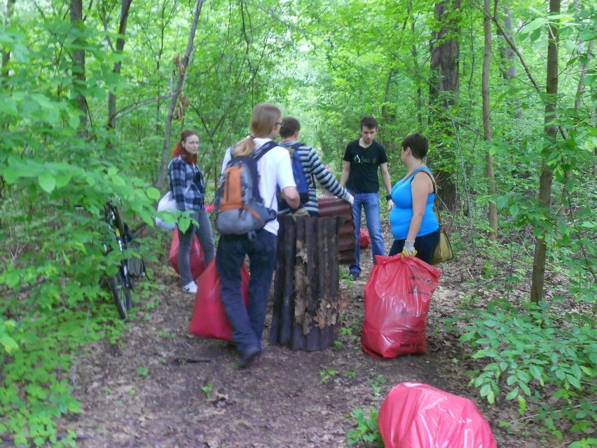 Relacja z akcji sprzątania dzielnicy Podlesie [Zdjęcia]