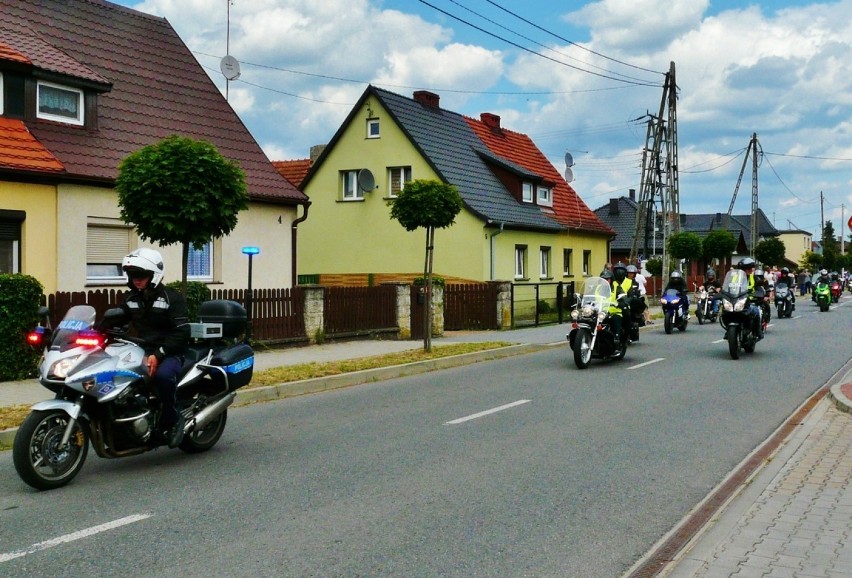Dni Gminy Ciasna - niedziela: parada motocyklistów w centrum miejscowości [ZDJĘCIA]