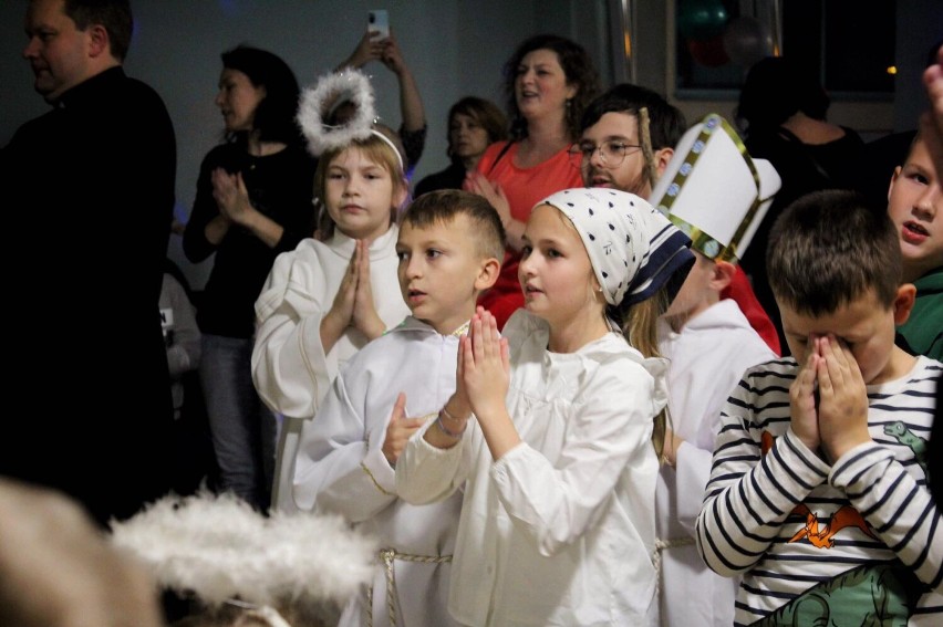Dzieci przebrały się za swoich świętych patronów! Tak wyglądał tegoroczny Bal Wszystkich Świętych [ZDJĘCIA]