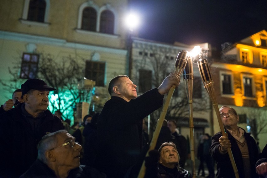 Droga Krzyżowa przeszła ulicami Tarnowa [ZDJĘCIA]