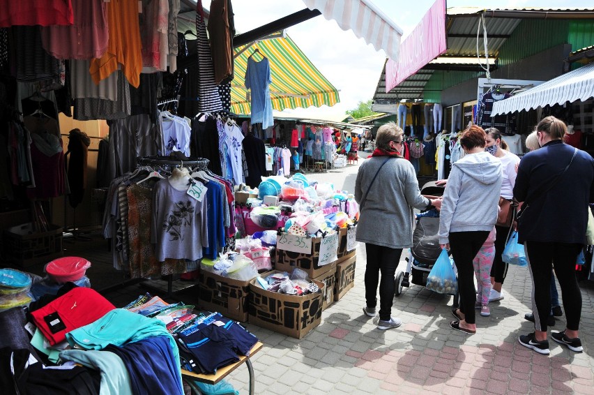 Na bazarze w Krośnie jest ok. 300 stoisk