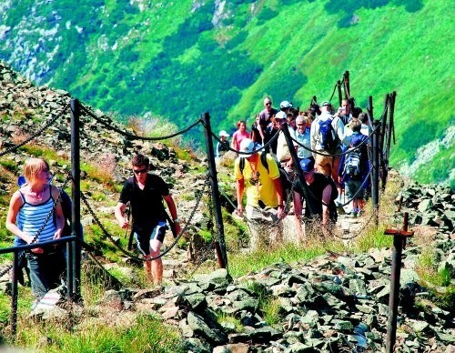 Tysiące osób weszło w ostatnich dniach na Śnieżkę