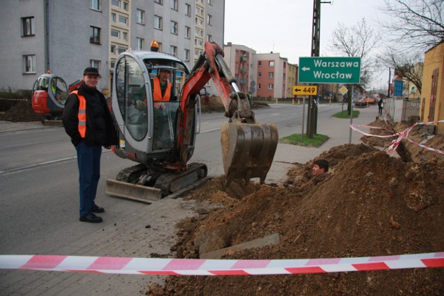 Na zlecenie spółki Energa w kwietniu tego roku trwała rozbudowa sieci energetycznej w rejonie ulic Kępińska, aleja 15-lecia i Kaliska. Firma Eltor z Bydgoszczy postawiła tam nową stację energetyczną