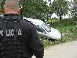 Bielsko-Biała: Policja zatrzymała złodzieja, który miał atrapę broni, perukę i łupy z włamania.