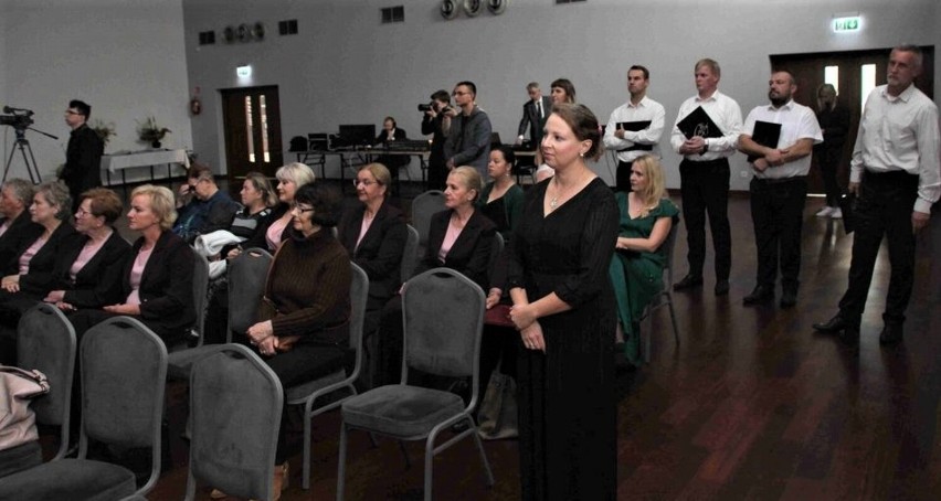 Jubileusz chóru "Lutnia" z Osiecznej. Zobacz jak 115 urodziny świętowali chórzyści 