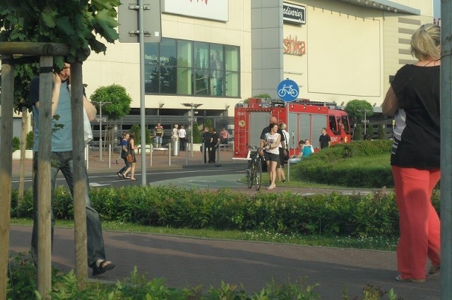 Alarm bombowy wywołał ochroniarz ze sklepu w Galerii Jurajskiej