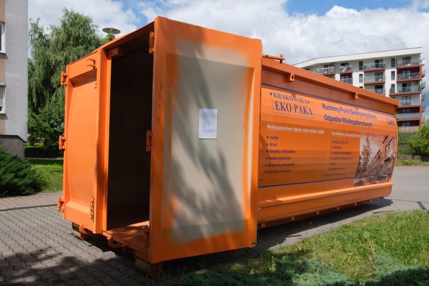 Eko-Paka w Gorlicach? Takie rozwiązanie dla zbiórki odpadów wielkogabarytowych zastosowano w Krakowie. Radna proponuje wprowadzić je w nas?
