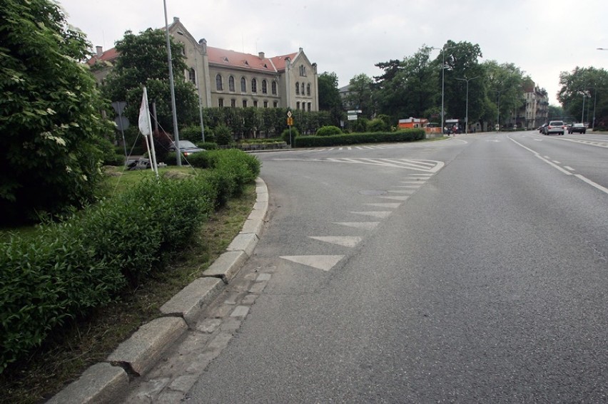 Ulica Mickiewicza jest już przejezdna w Legnicy [ZDJĘCIA]