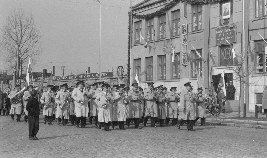 Przypominamy, jak pochody 1-majowe wyglądały w Ostrowcu...