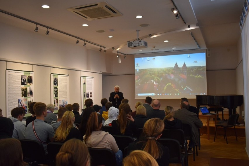 Muzeum Miejskie w Rudzie Śląskiej rozpoczęło cykl spotkań o tematyce historycznej. Zobaczcie zdjęcia!