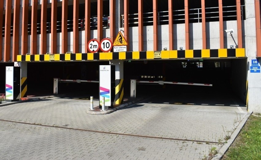 Parking wielopoziomowy przy dworcu PKP w Oświęcimiu