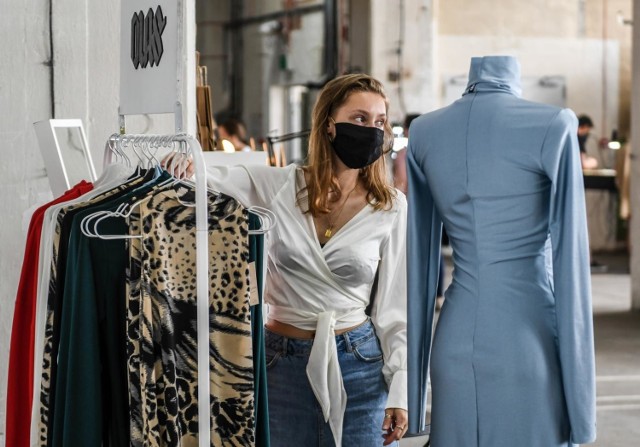 Bakalie na terenie Stoczni Gdańskiej 27.06.2020. Zdjęcia z targów mody i designu i młodej sztuki