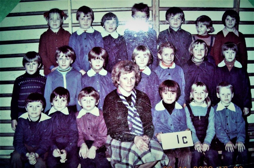 Uczniowie ze Złoczewa z lat 80 i 90