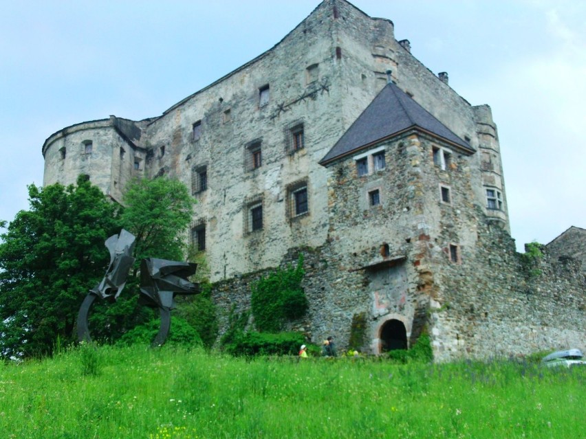 Frontowa fasada zamku. Fot. Halina Krüsch Czopowik