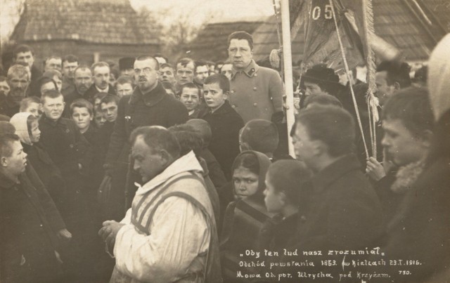 W 1916 roku  mszę odprawil  ksiądz  kapelan Legionów Polskich Cyryl Strzemecki, przemawiał ppr.Julian Ulrych.