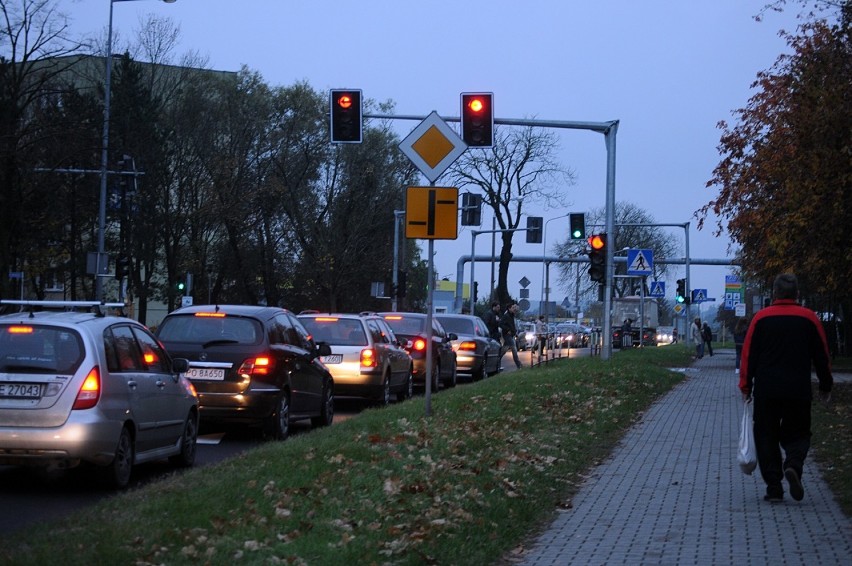 Śrem: światła na tym skrzyżowaniu wkurzają kierowców...