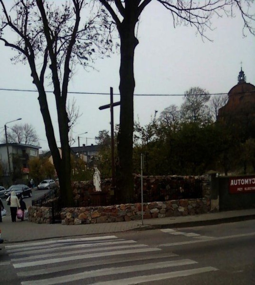 Widok na kapliczkę i klasztor od ulicy Brzeskiej. Fot. Karol...