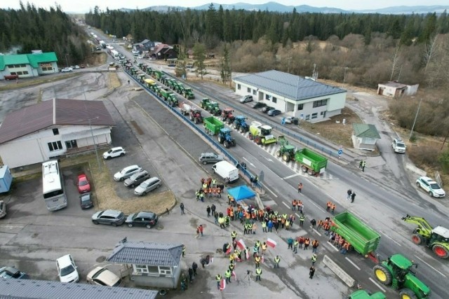 Protest słowackich rolników na przejściu granicznym w Chyżnem