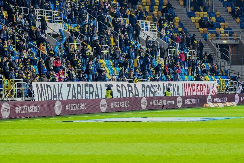 Arka Gdynia ma długi, ale nie jest na sprzedaż za bezcen. Włodzimierz Midak oraz Dagmara Sadowska w radzie nadzorczej sportowej spółki