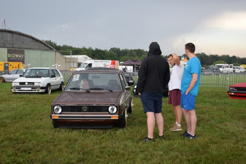  Pruszcz Gd.: Miłośnicy volkswagenów spotkali się na lotnisku podczas 20. VW Manii 2018 [ZDJĘCIA, WIDEO]