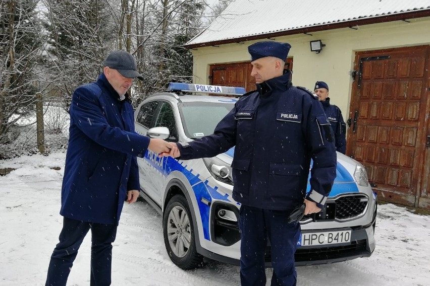 Policjanci z Osia mają nowy samochód. Zobacz zdjęcia