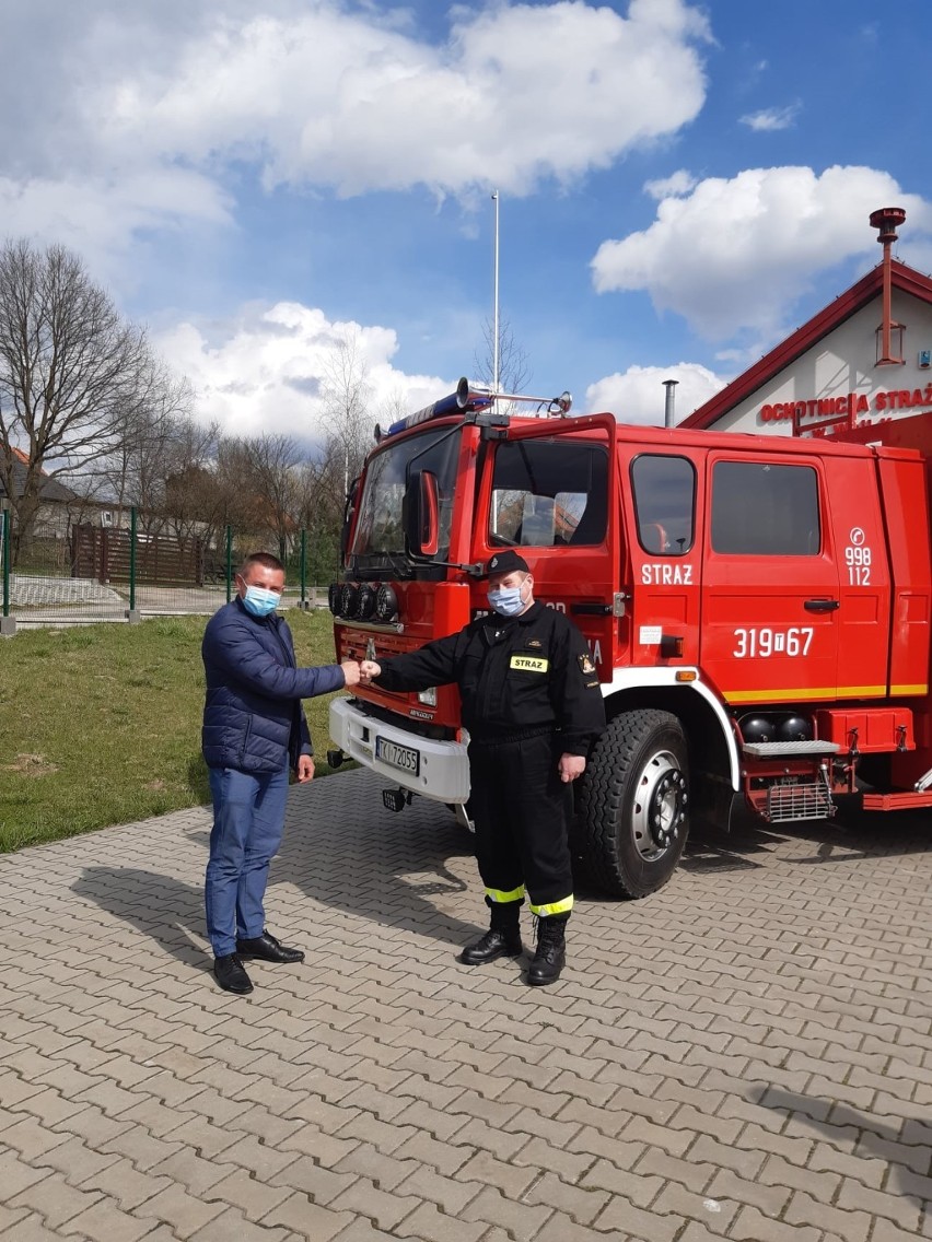 Jednostka Ochotniczej Straży Pożarnej w miejscowości Wygiełzów wzbogaciła się o bojowy samochód strażacki