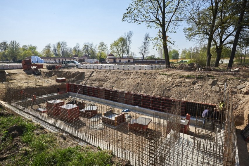 Trwają prace na budowie Legnickiego Parku Wodnego AquaFun [ZDJĘCIA Z BUDOWY]