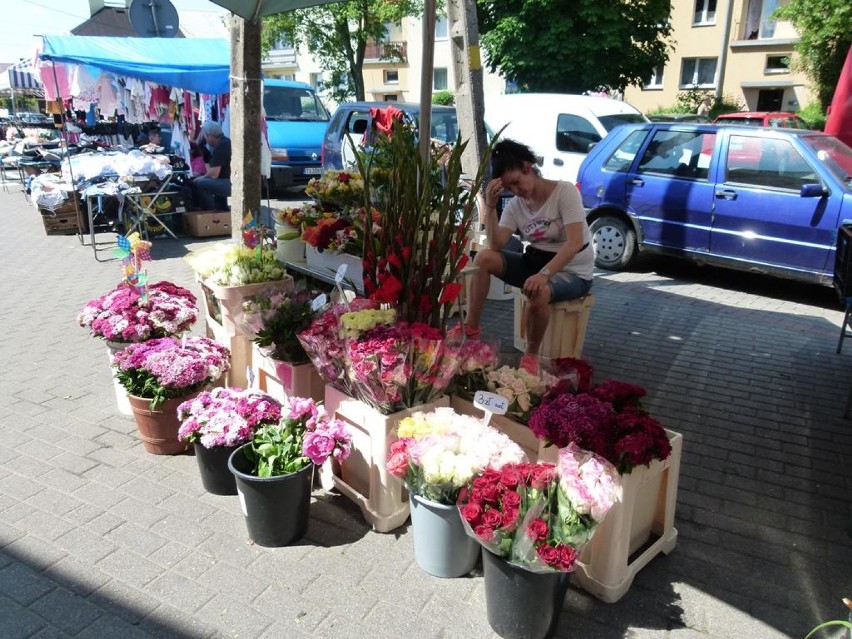 Na bazarze Osmolin i przy Krętej w Zduńskiej Woli handel kwitnie w najlepsze. Jakie są ceny?