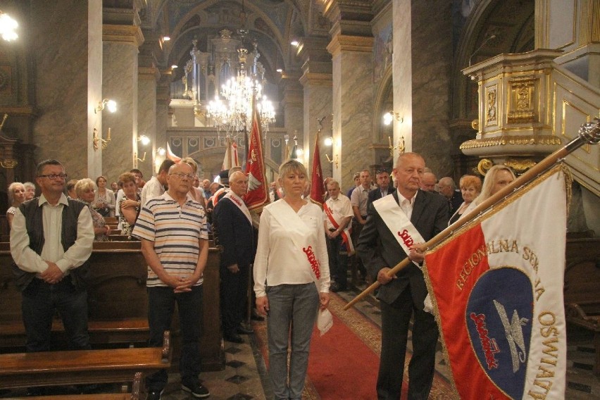 37. rocznica Porozumień Sierpniowych. Msza i kwiaty pod pomnikiem Popiełuszki w Kielcach [GALERIA]