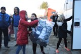Do Piotrkowa przyjechał transport darów z Irlandii. Z powrotem chcą zabrać grupę uchodźców z Ukrainy ZDJĘCIA