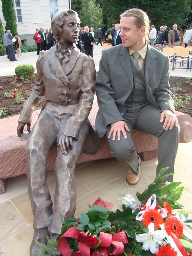 M. Mielczarek zaprojektował pomnik i statuetkę Chopina