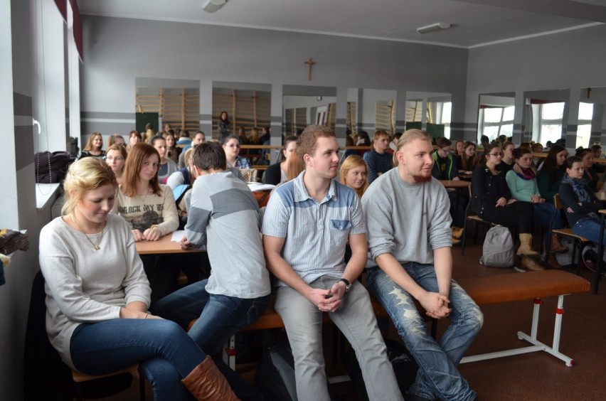 Uczniowie ZSE spotkali się z asystentką sędziego Sądu...