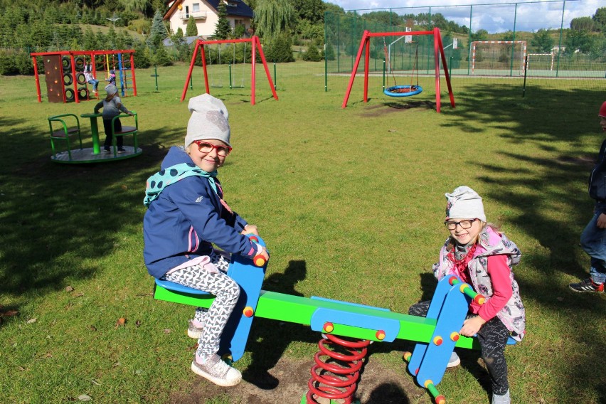 Przy szkole w Borzestowie powstał nowy plac zabaw